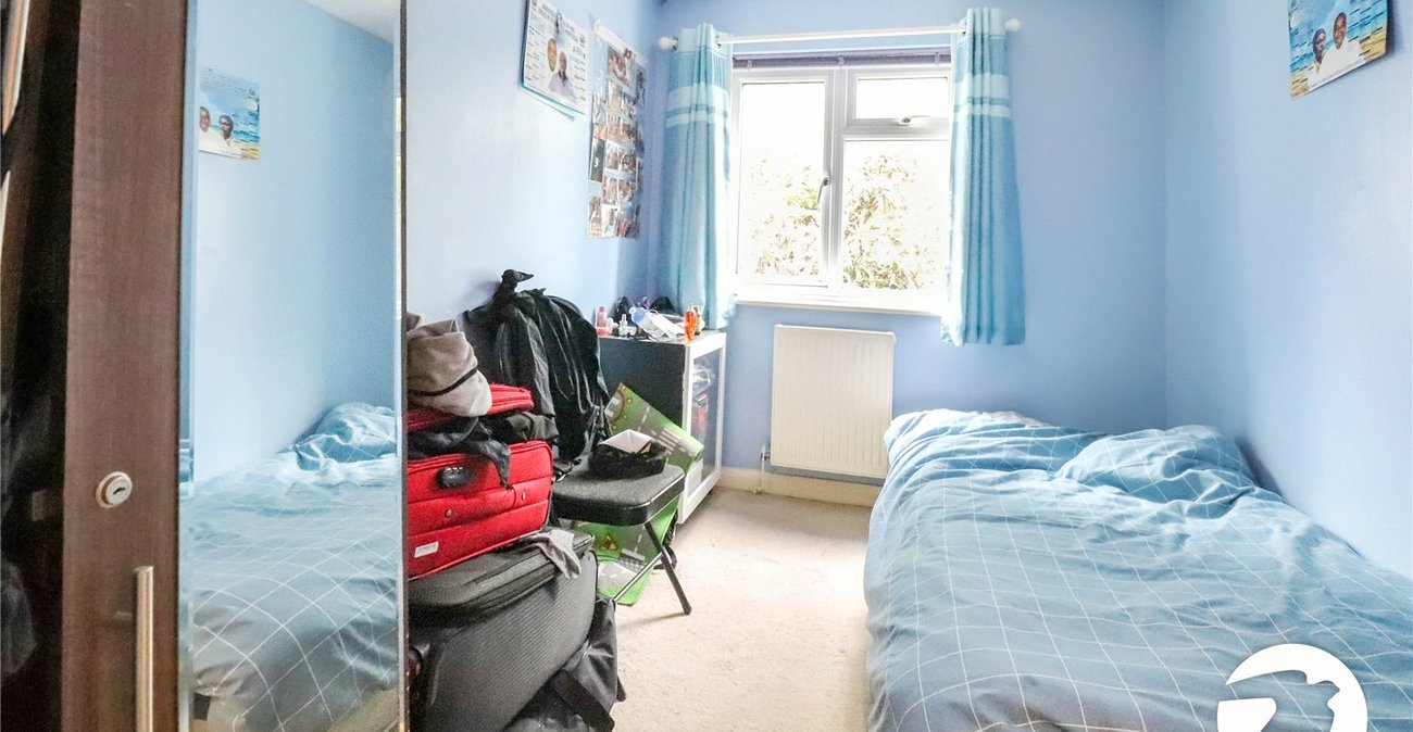 2 bedroom property for sale in West Thamesmead | Robinson Jackson