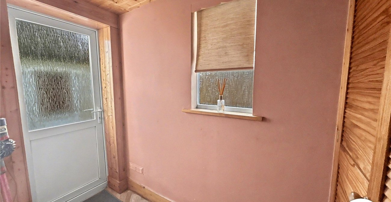 2 bedroom bungalow for sale in Sidcup | Robinson Jackson