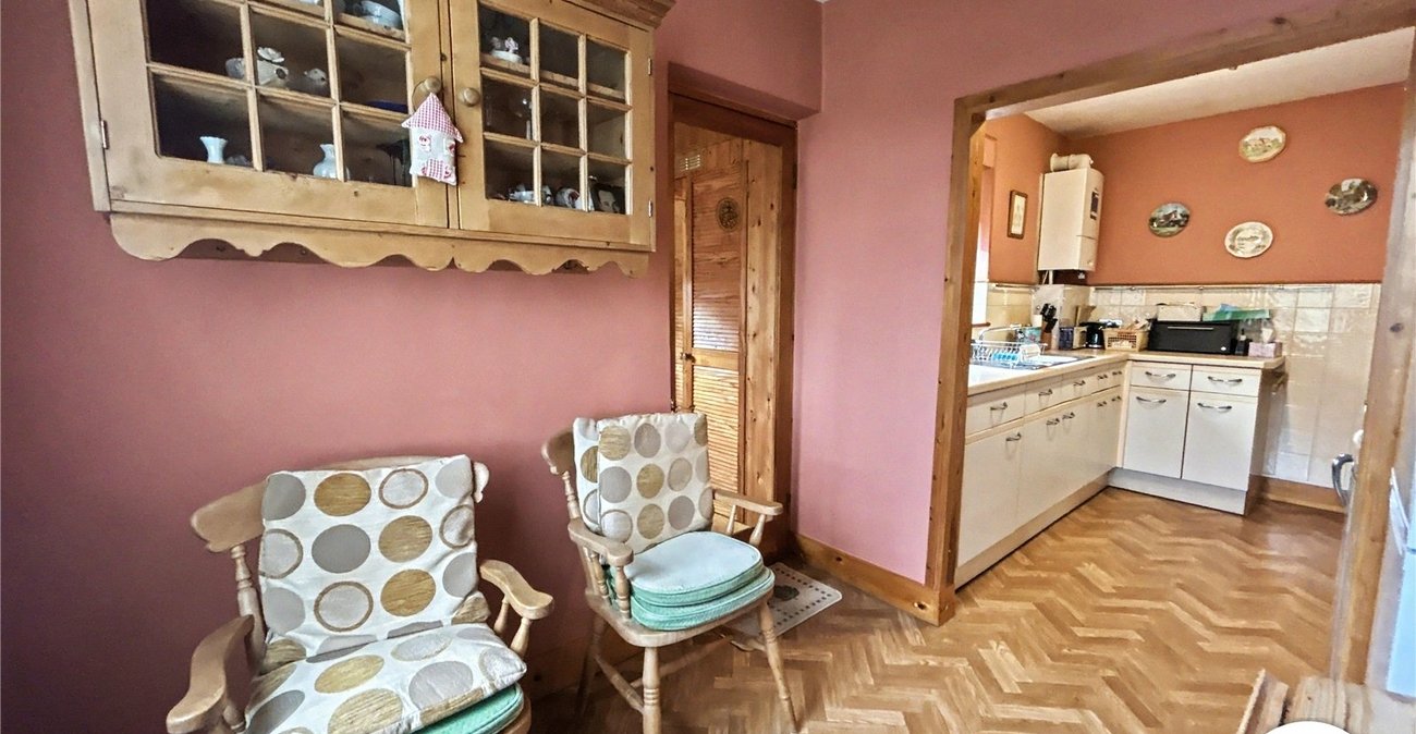 2 bedroom bungalow for sale in Sidcup | Robinson Jackson