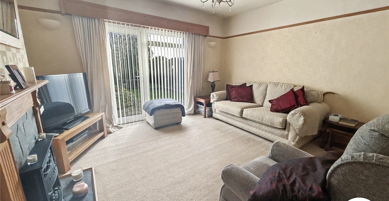 2 bedroom bungalow for sale in Sidcup | Robinson Jackson