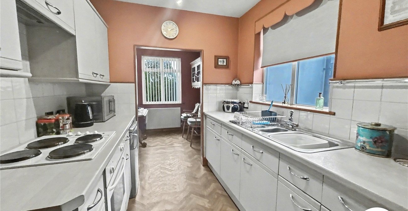 2 bedroom bungalow for sale in Sidcup | Robinson Jackson