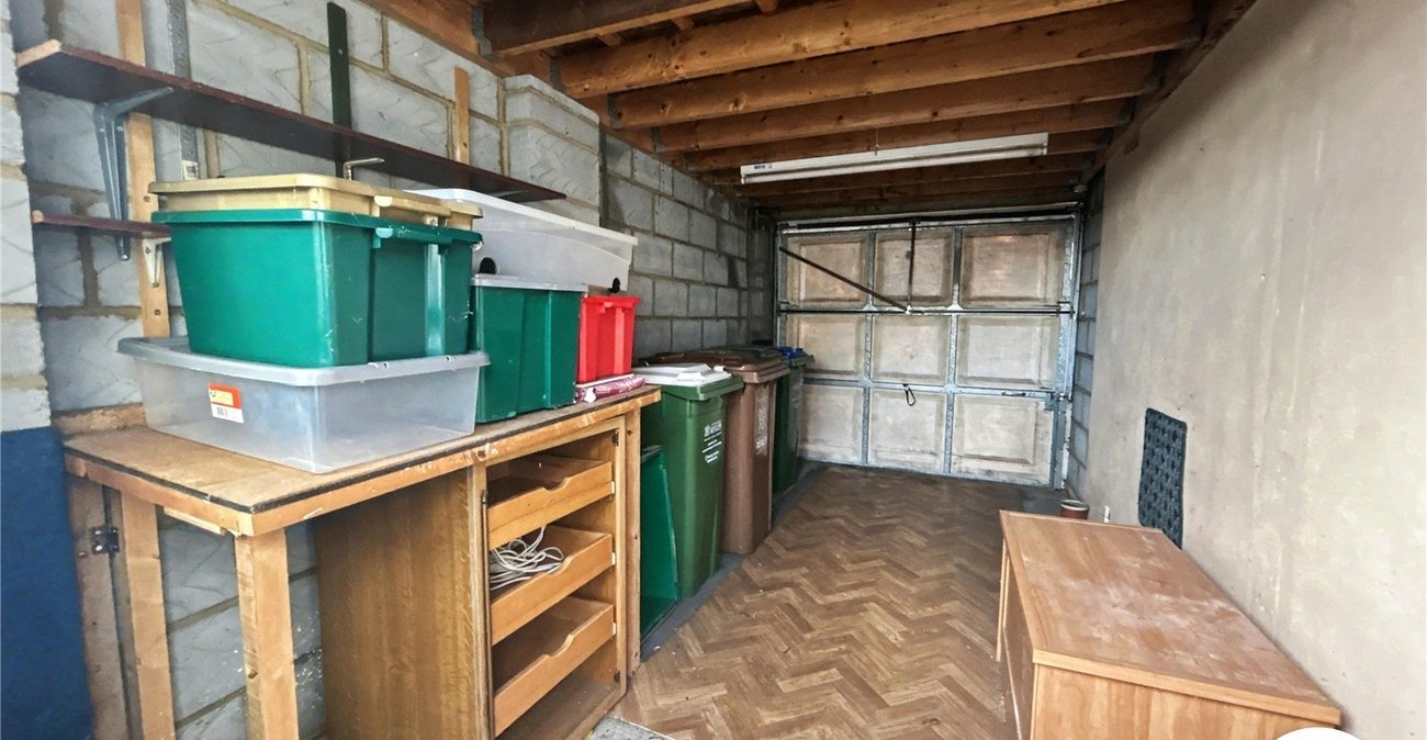 2 bedroom bungalow for sale in Sidcup | Robinson Jackson