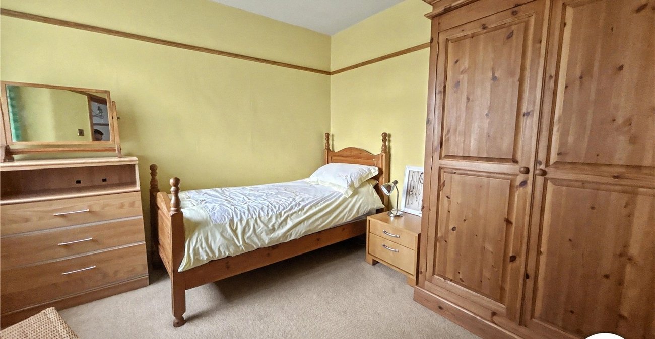 2 bedroom bungalow for sale in Sidcup | Robinson Jackson