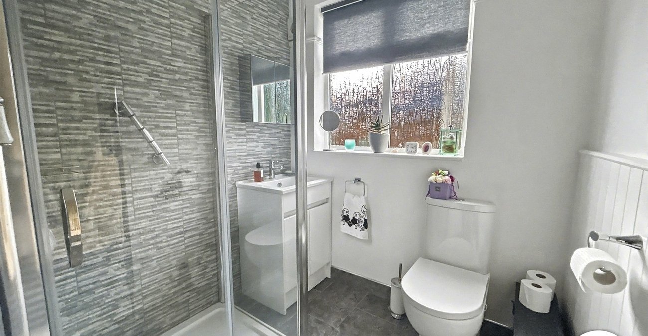 2 bedroom bungalow for sale in Sidcup | Robinson Jackson