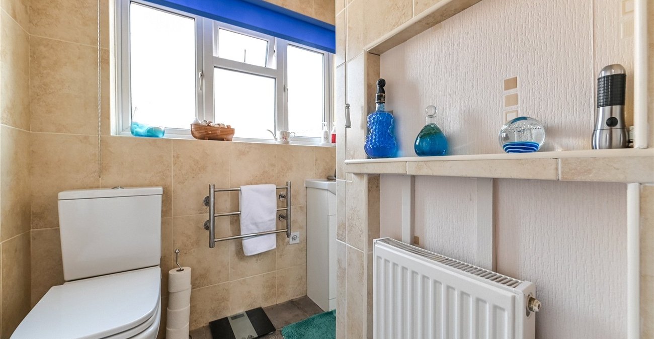 2 bedroom bungalow for sale in Gravesend | Robinson Michael & Jackson