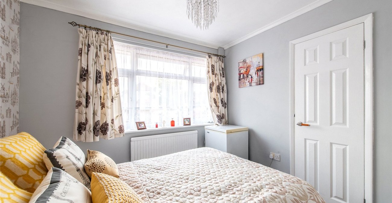 2 bedroom bungalow for sale in Gravesend | Robinson Michael & Jackson