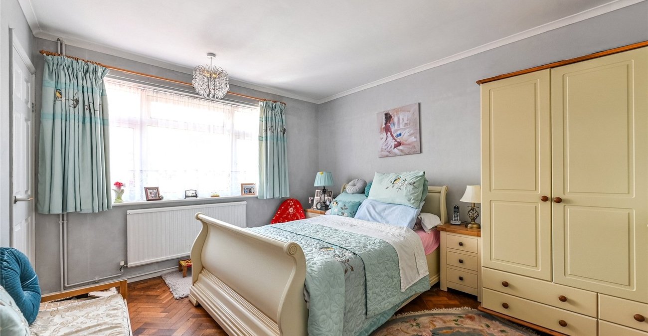 2 bedroom bungalow for sale in Gravesend | Robinson Michael & Jackson