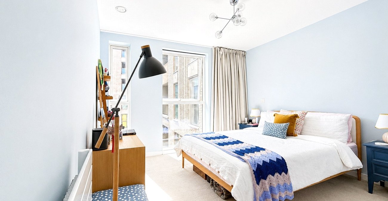 2 bedroom property for sale in London | Robinson Jackson
