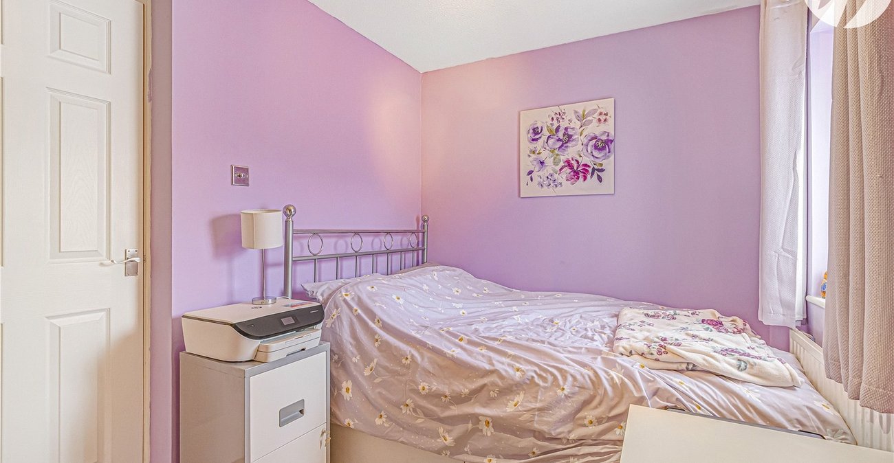 2 bedroom house for sale in London | Robinson Jackson