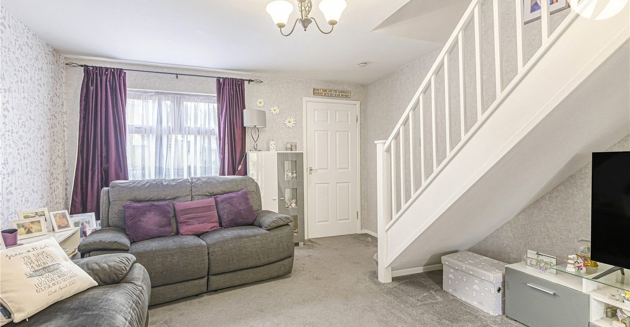 2 bedroom house for sale in London | Robinson Jackson