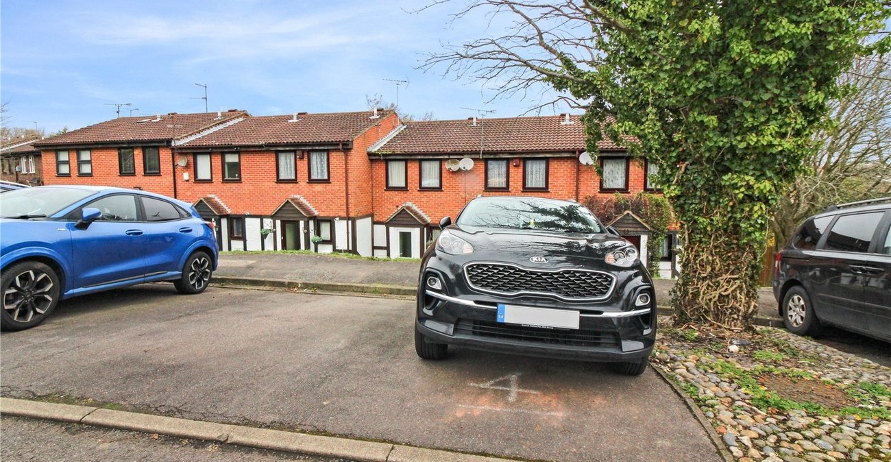 2 bedroom house for sale in Walderslade | Robinson Michael & Jackson