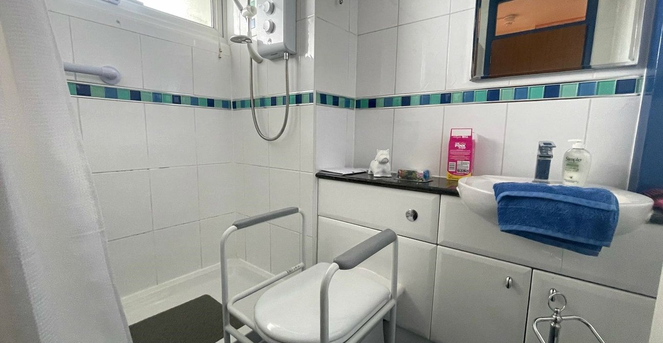 1 bedroom property for sale in Gravesend | Robinson Michael & Jackson