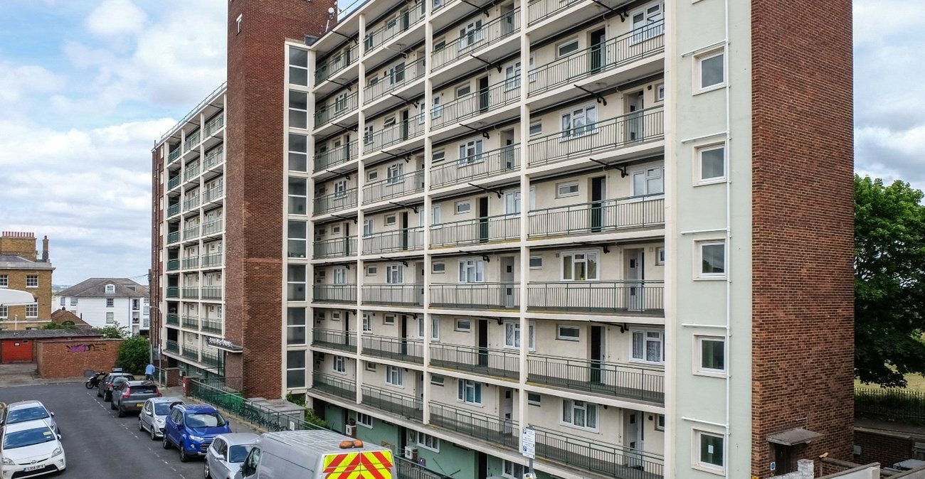 1 bedroom property for sale in Gravesend | Robinson Michael & Jackson