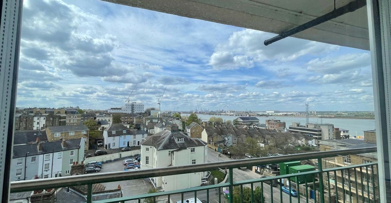 1 bedroom property for sale in Gravesend | Robinson Michael & Jackson