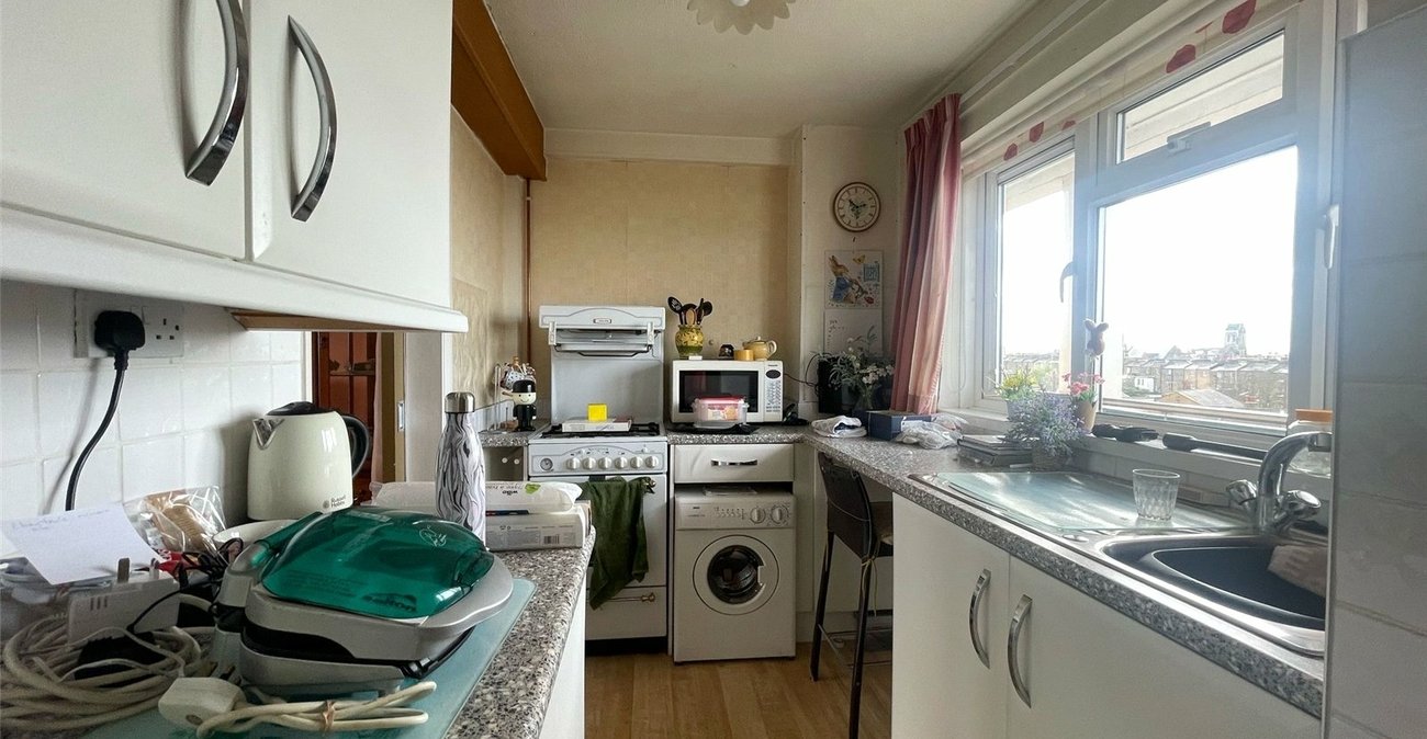 1 bedroom property for sale in Gravesend | Robinson Michael & Jackson