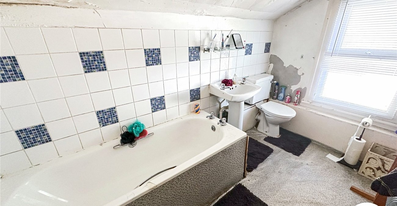 2 bedroom house for sale in Chatham | Robinson Michael & Jackson