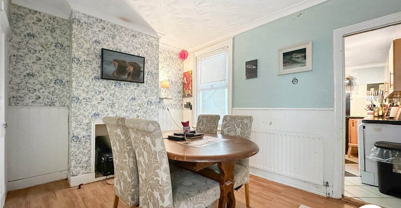 2 bedroom house for sale in Chatham | Robinson Michael & Jackson