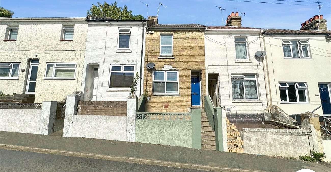 2 bedroom house for sale in Chatham | Robinson Michael & Jackson