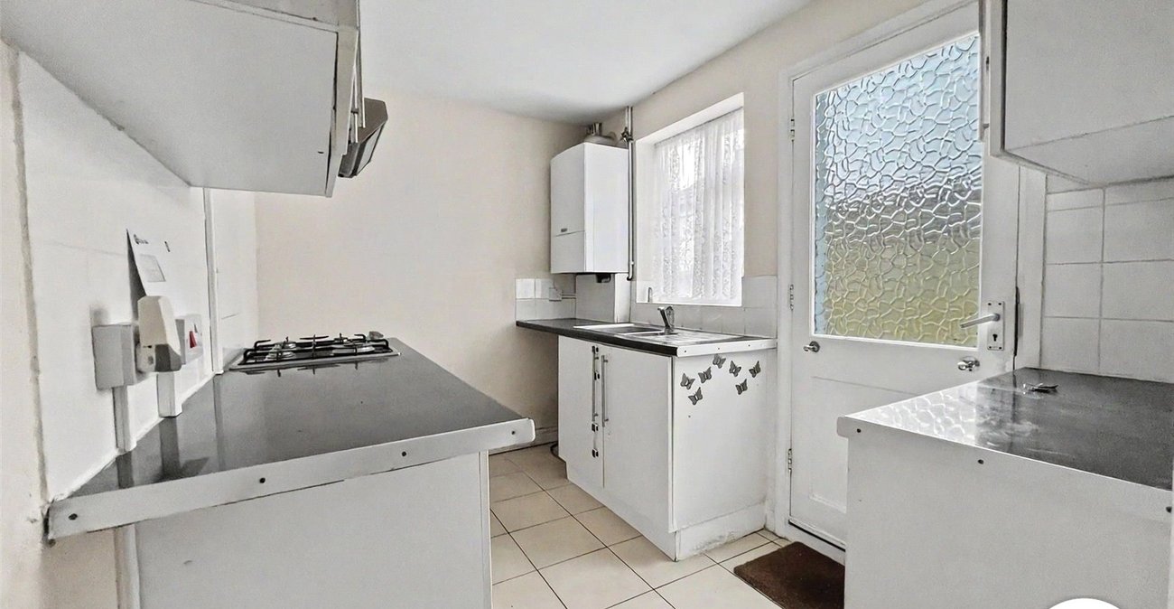 2 bedroom house for sale in Chatham | Robinson Michael & Jackson