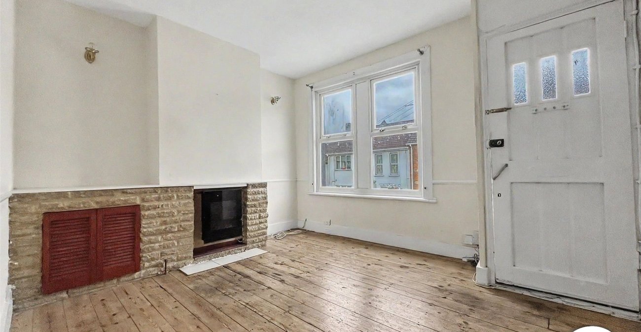 2 bedroom house for sale in Chatham | Robinson Michael & Jackson