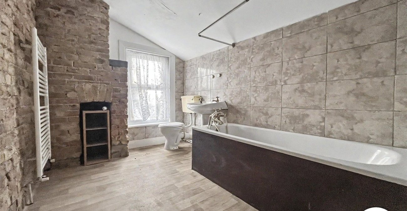 2 bedroom house for sale in Chatham | Robinson Michael & Jackson