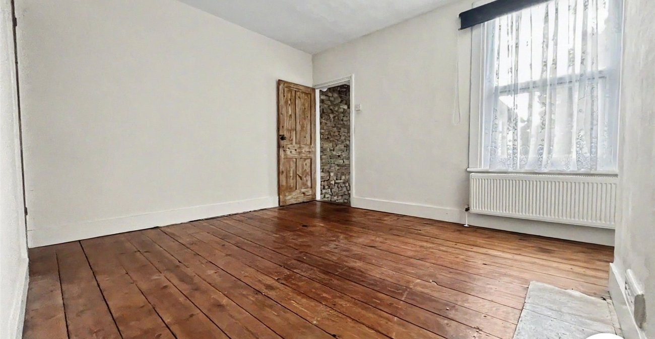 2 bedroom house for sale in Chatham | Robinson Michael & Jackson