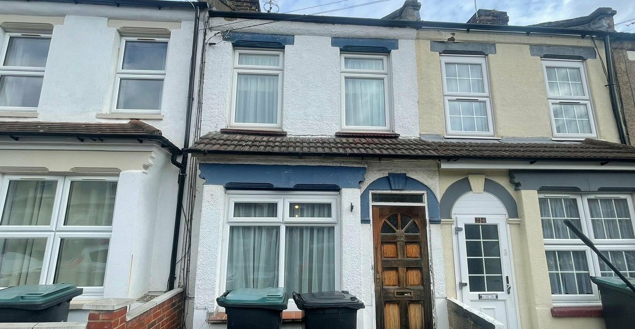 2 bedroom house for sale in Northfleet | Robinson Michael & Jackson