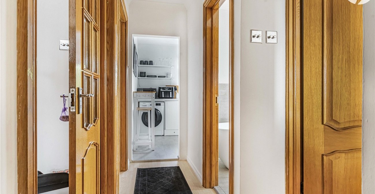 2 bedroom property for sale in Sidcup | Robinson Jackson