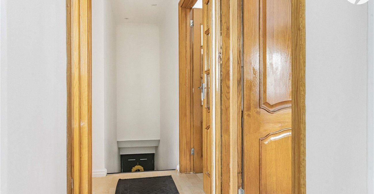 2 bedroom property for sale in Sidcup | Robinson Jackson