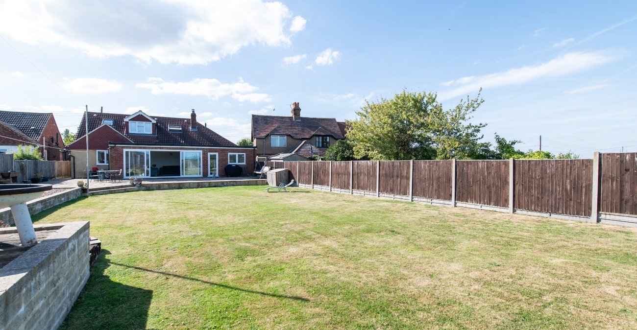 3 bedroom property for sale in Higham | Robinson Michael & Jackson