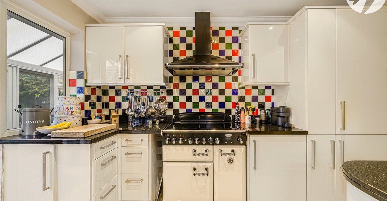 5 bedroom property for sale in Dartford | Robinson Jackson