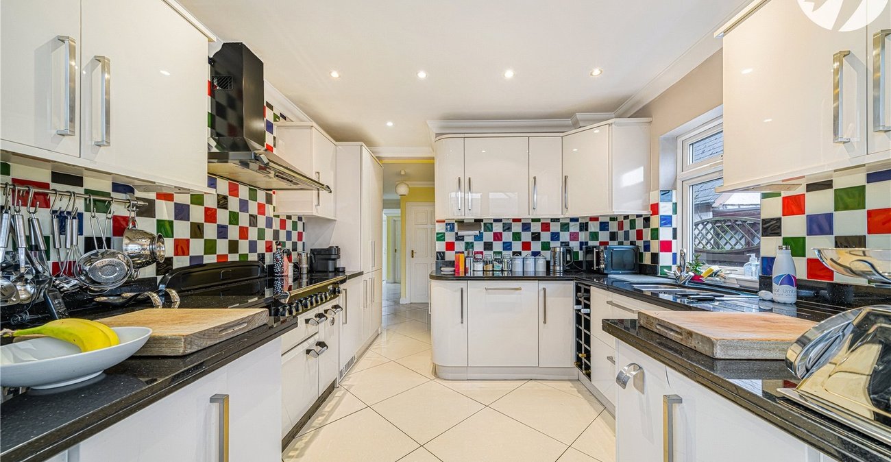 5 bedroom property for sale in Dartford | Robinson Jackson