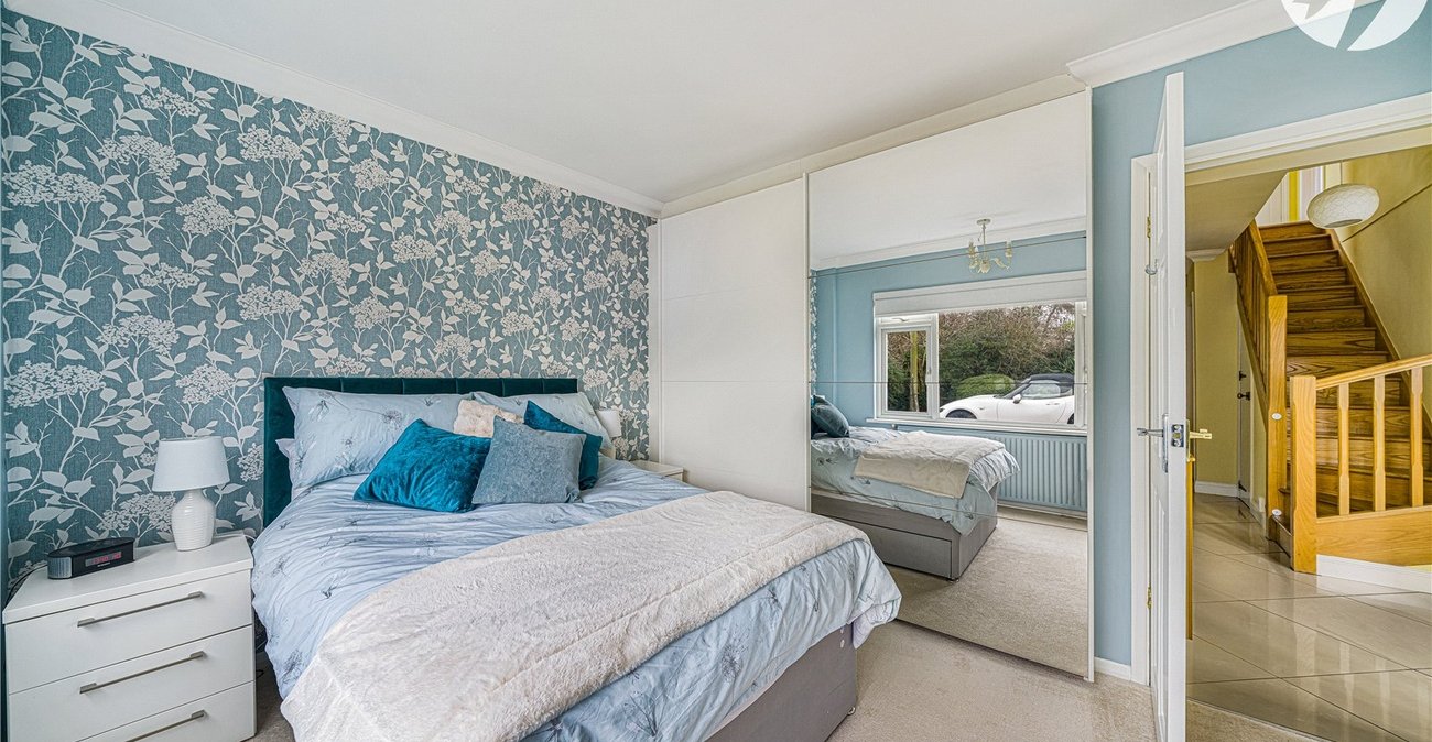 5 bedroom property for sale in Dartford | Robinson Jackson