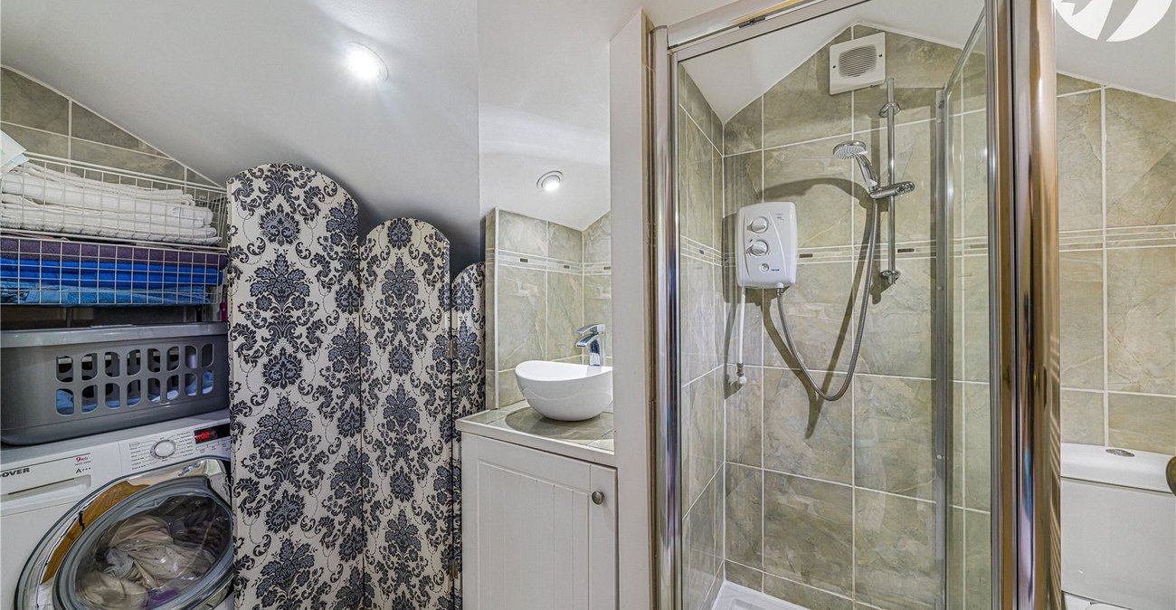 5 bedroom property for sale in Dartford | Robinson Jackson