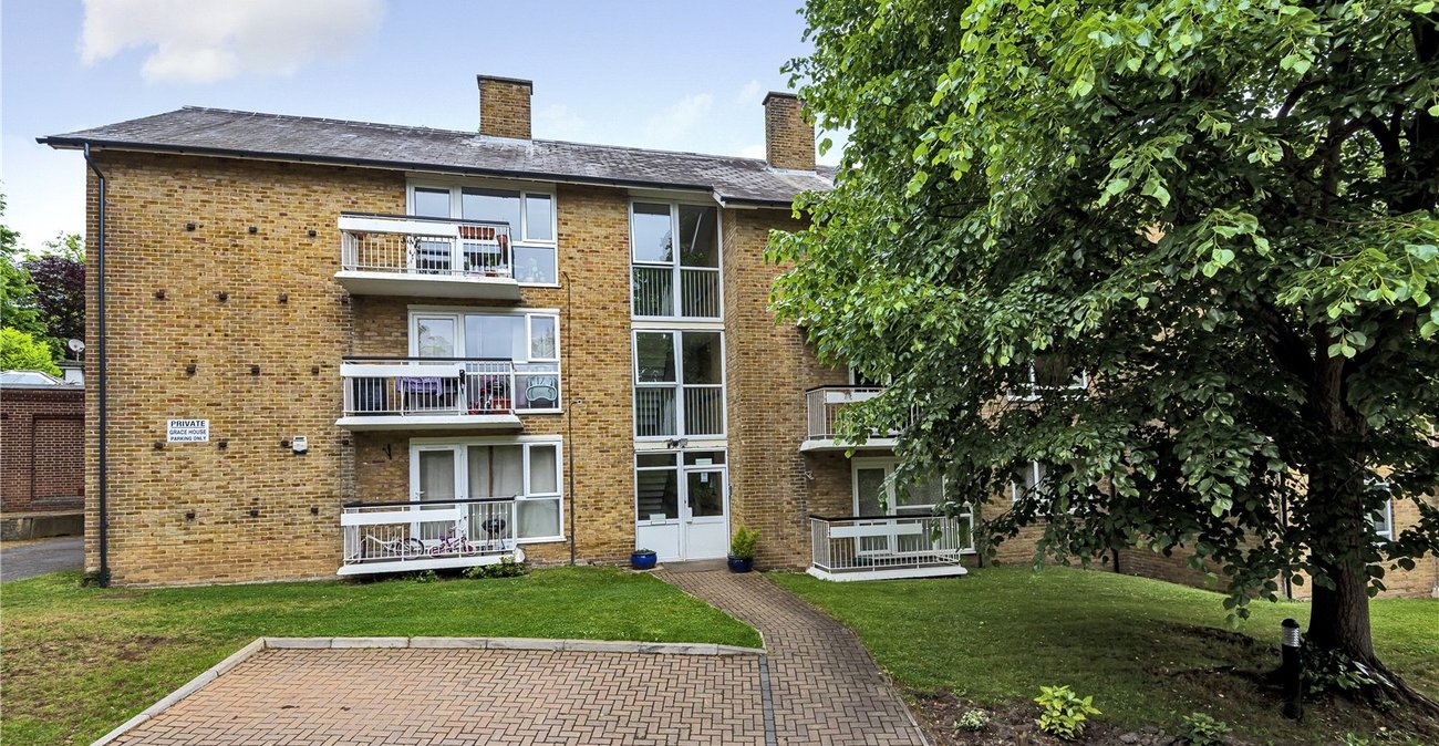 2 bedroom property for sale in Sydenham Avenue | Robinson Jackson