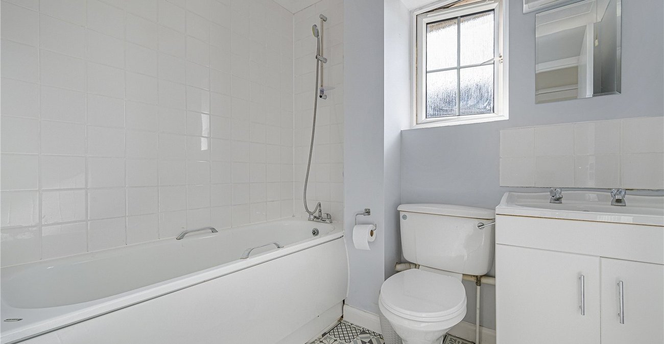 2 bedroom house for sale in Hartlip | Robinson Michael & Jackson
