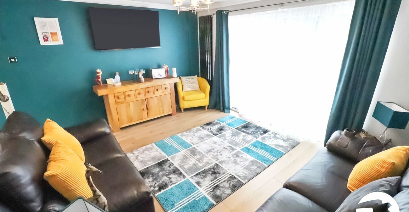 3 bedroom house for sale in London | Robinson Jackson