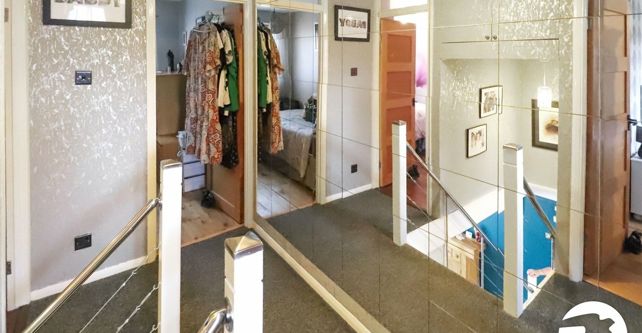 3 bedroom house for sale in London | Robinson Jackson