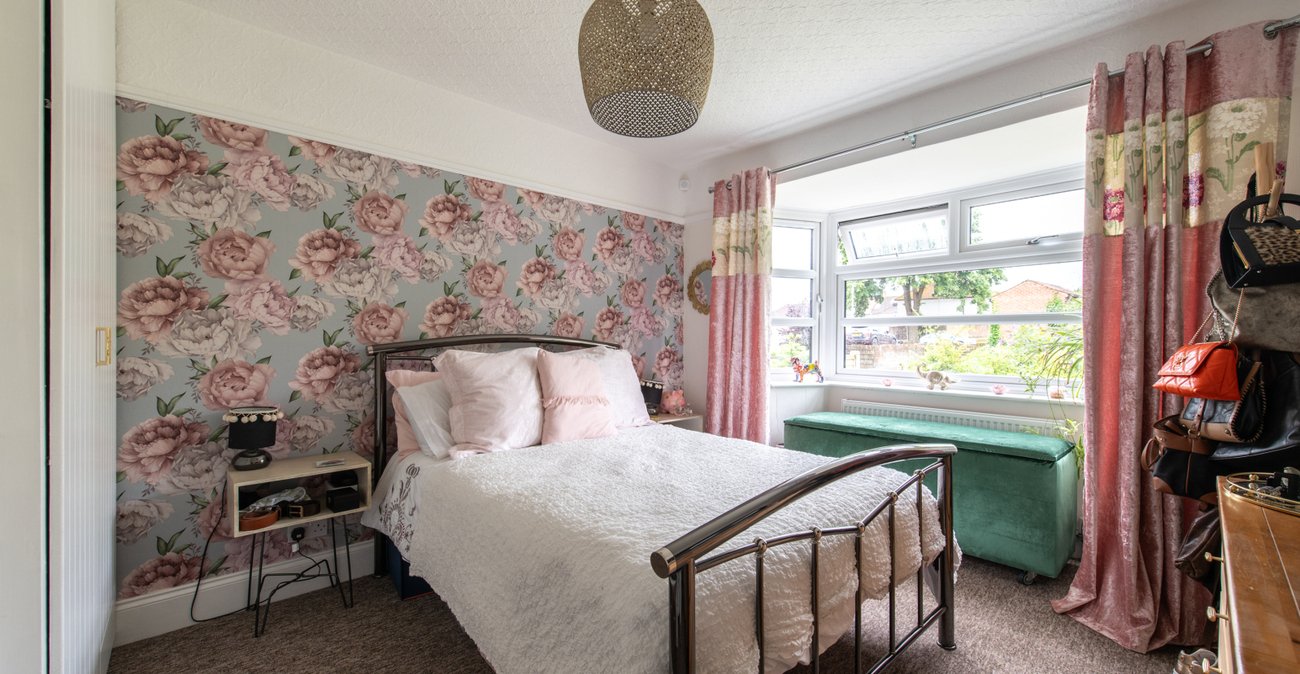 2 bedroom bungalow for sale in Gillingham | Robinson Michael & Jackson