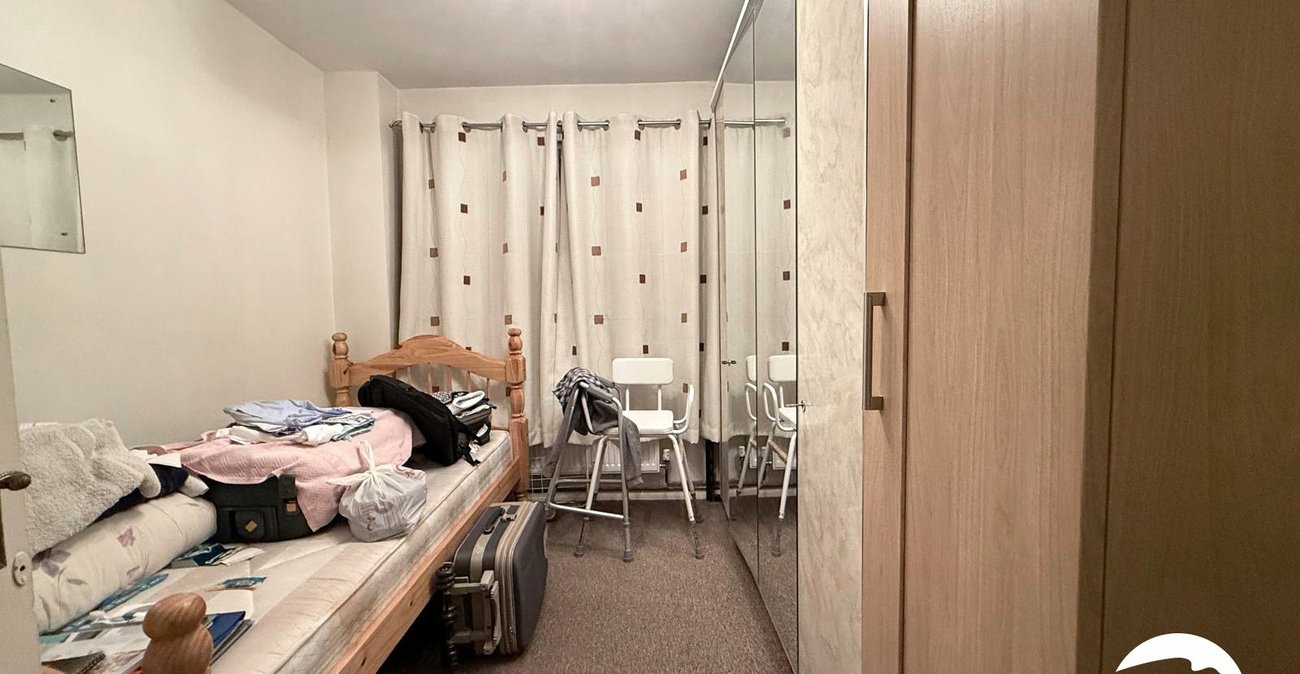 2 bedroom property for sale in London | Robinson Jackson