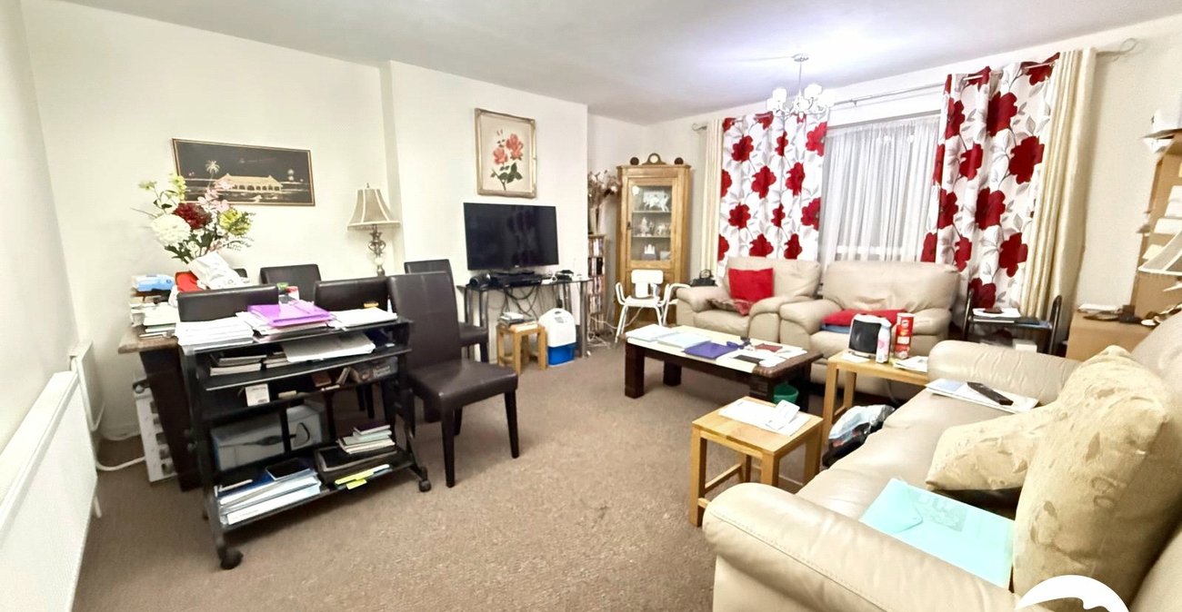 2 bedroom property for sale in London | Robinson Jackson