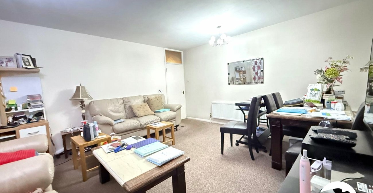 2 bedroom property for sale in London | Robinson Jackson