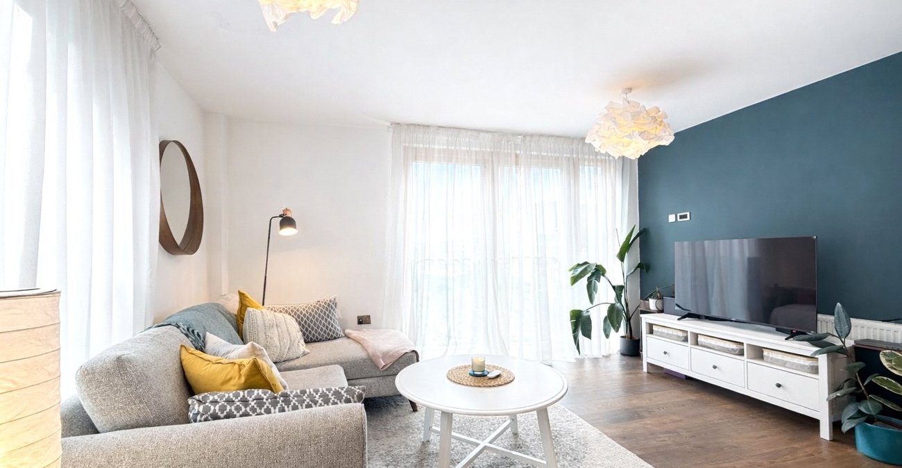 2 bedroom property for sale in London | Robinson Jackson