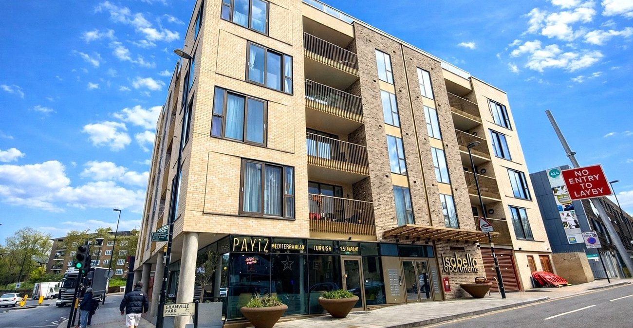 2 bedroom property for sale in London | Robinson Jackson