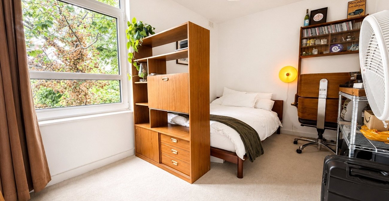 2 bedroom property for sale in London | Robinson Jackson