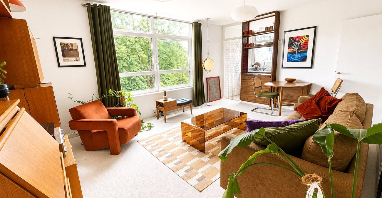2 bedroom property for sale in London | Robinson Jackson