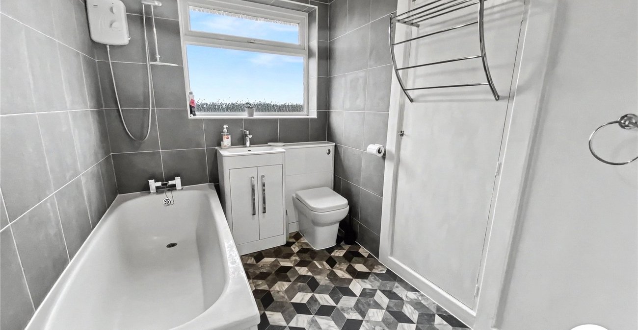 2 bedroom property for sale in Sidcup | Robinson Jackson