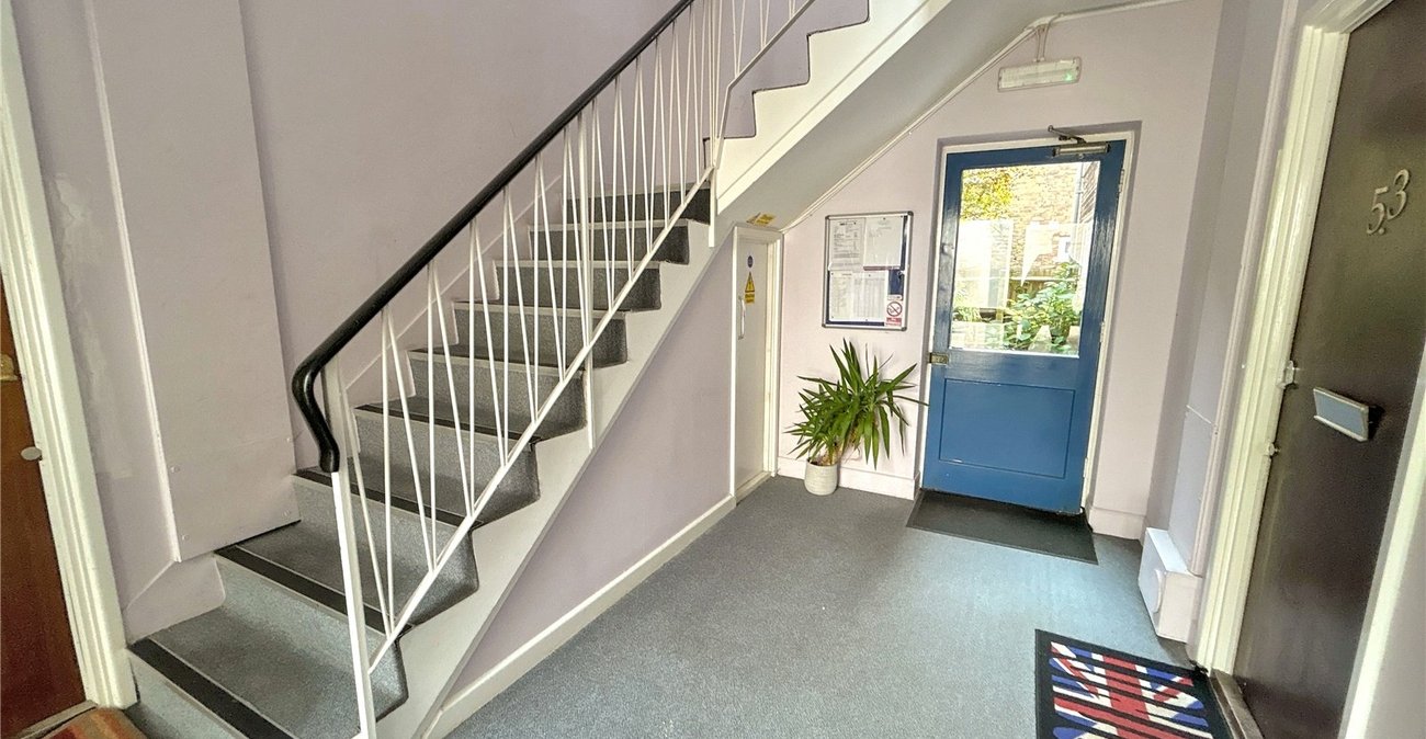 2 bedroom property for sale in Sidcup | Robinson Jackson