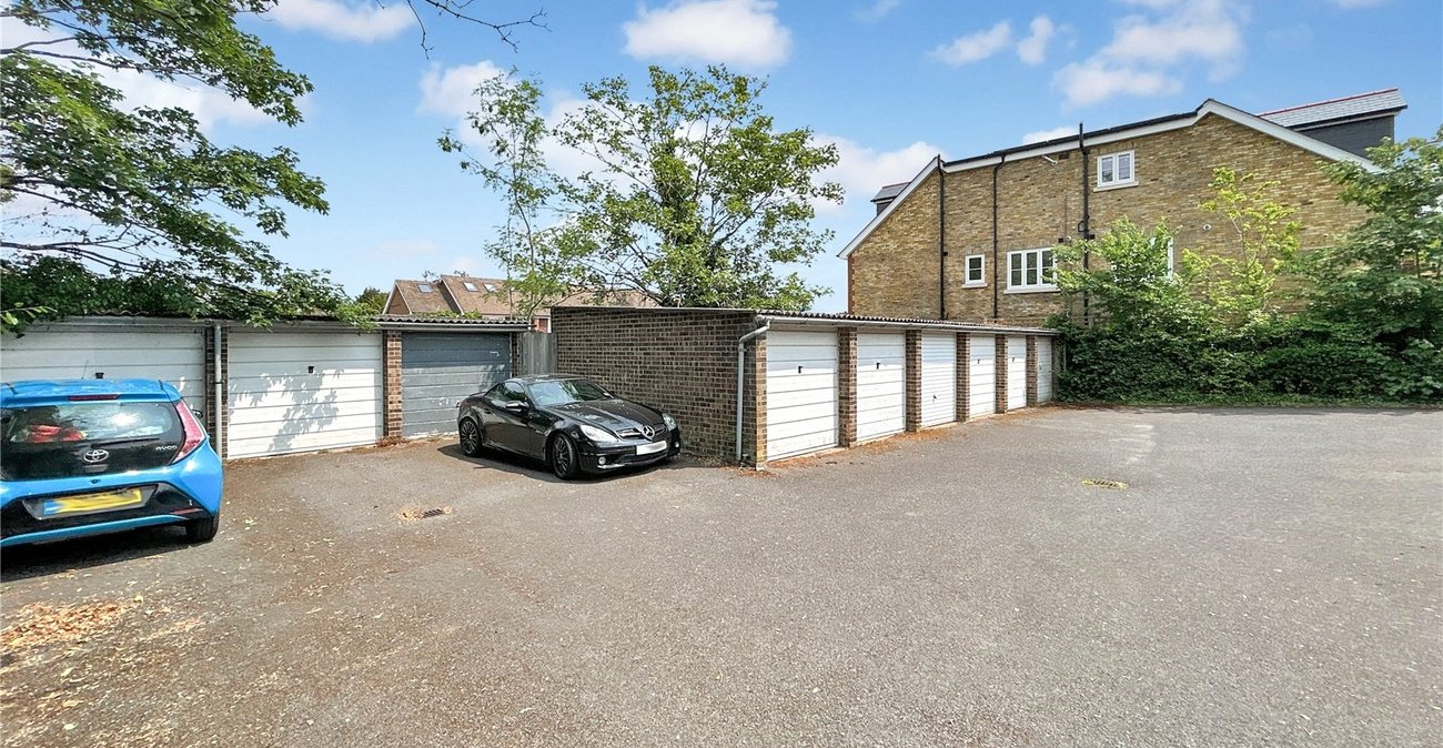 2 bedroom property for sale in Sidcup | Robinson Jackson