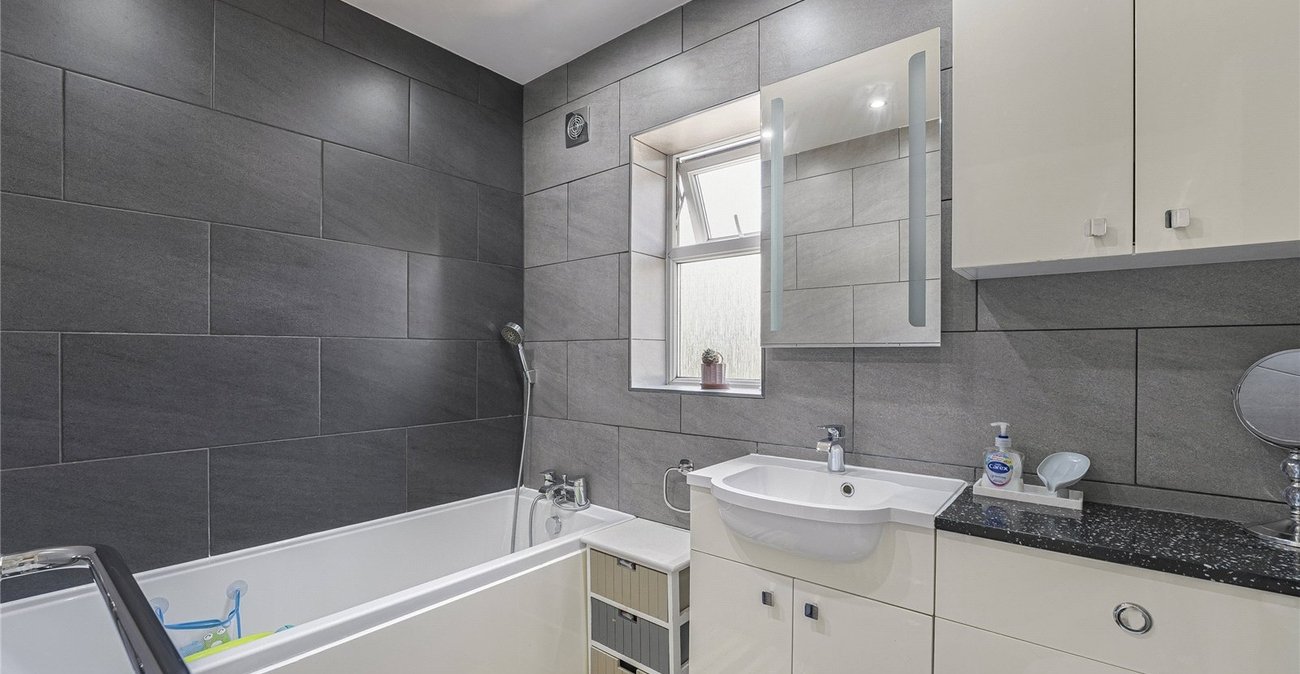 3 bedroom house for sale in Rochester | Robinson Michael & Jackson
